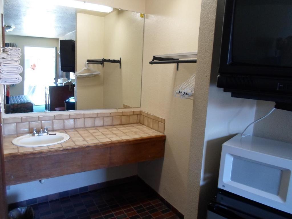 Budget Inn Morgan Hill Room photo
