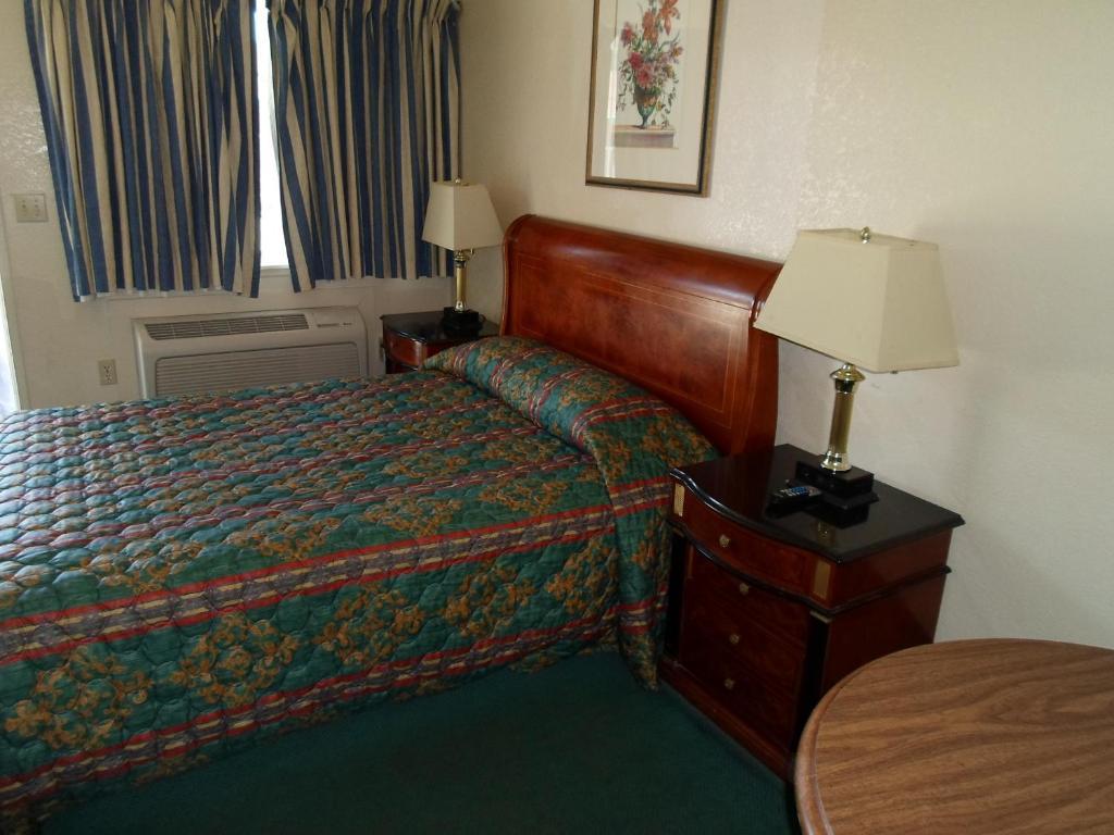 Budget Inn Morgan Hill Room photo