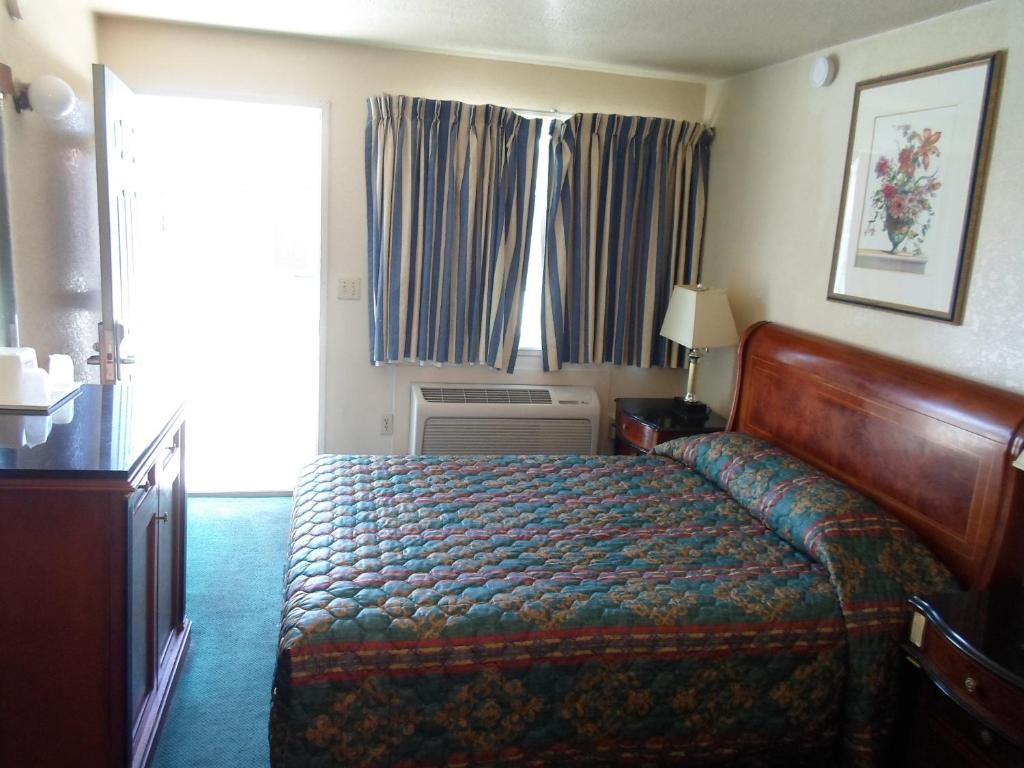 Budget Inn Morgan Hill Room photo